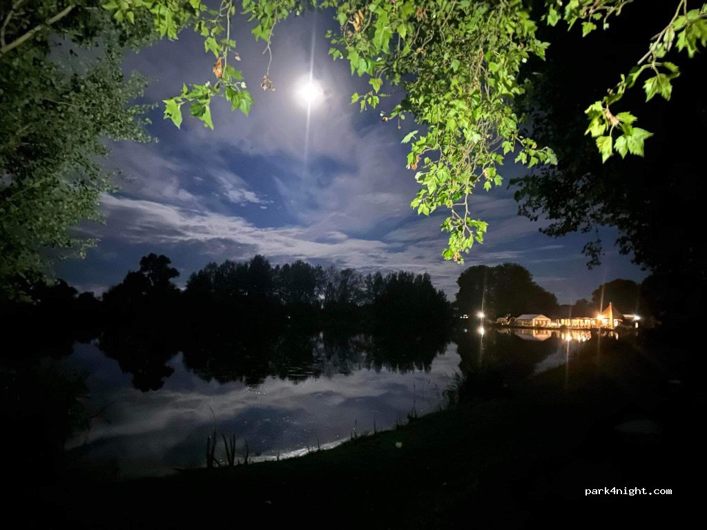 Bounty Lakes (Etang des Cheres) — foto 2