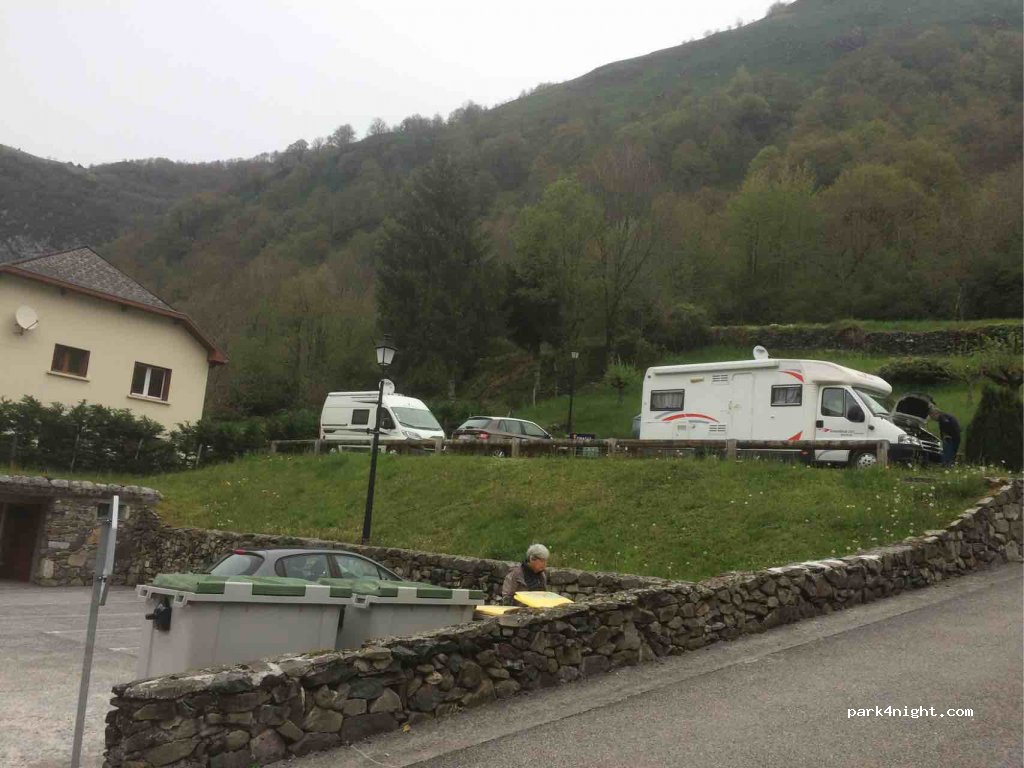 (64490) Urdos - 109 Rue Principale — foto 3