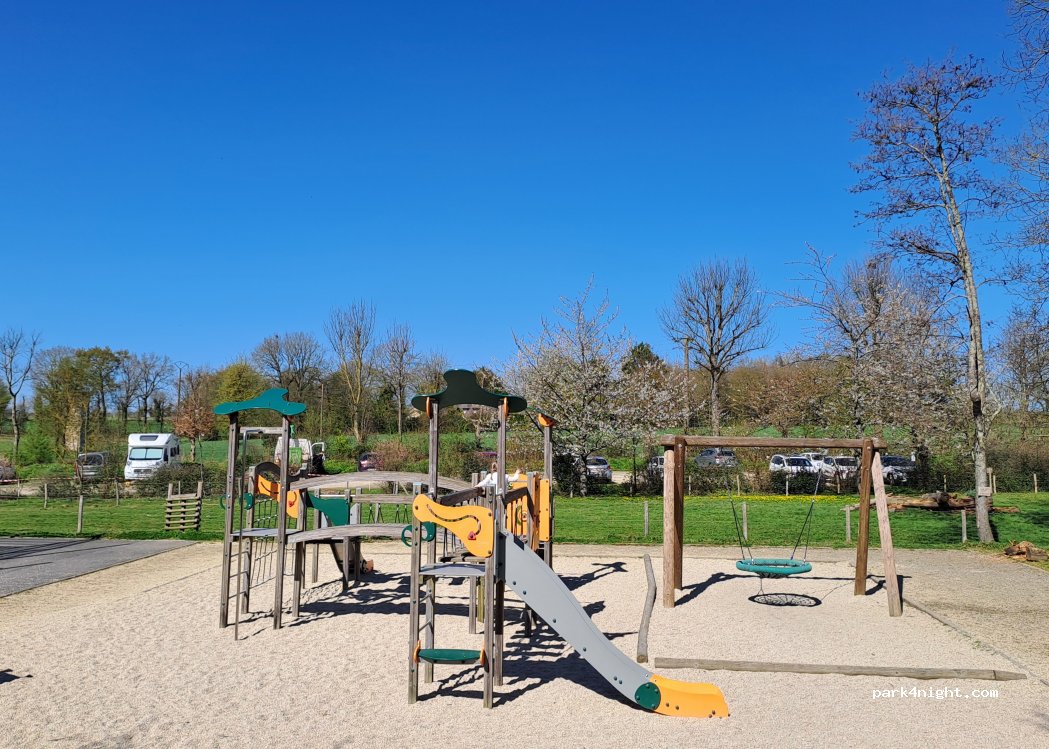 (35520) La Chapelle-des-Fougeretz - Le Bourg — foto