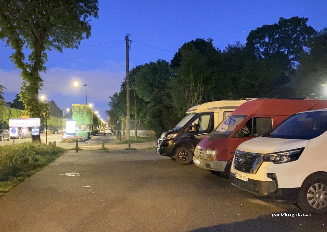 (78100) Saint-Germain-en-Laye - Avenue du Maréchal Foch — foto