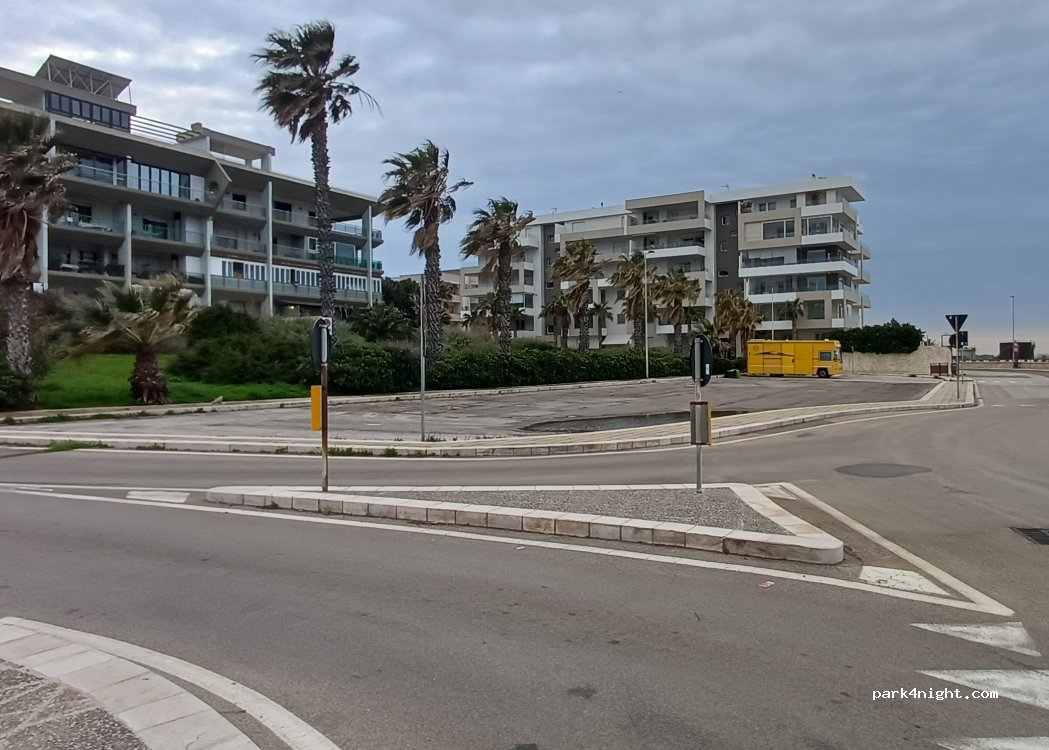 (70043) Monopoli - Via J. F. Kennedy — foto
