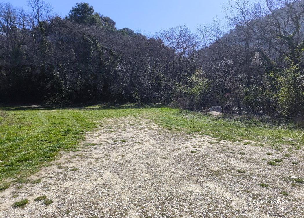 (84580) Oppède - Vallon de Combrés — foto