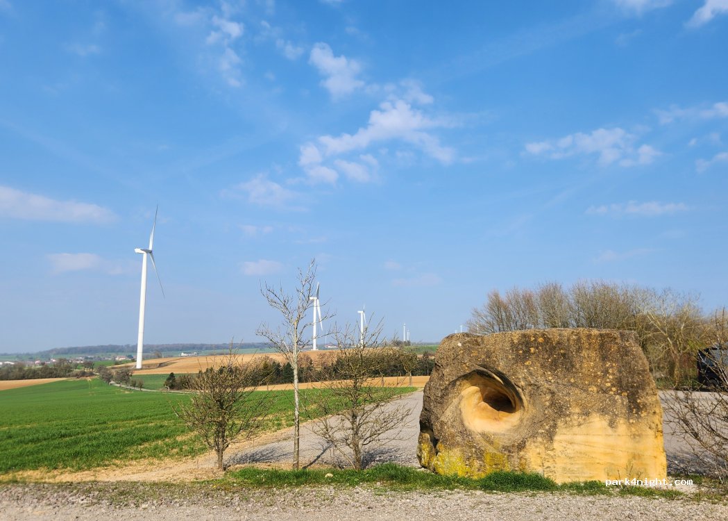 (57480) Launstroff - Route des Menhirs — foto