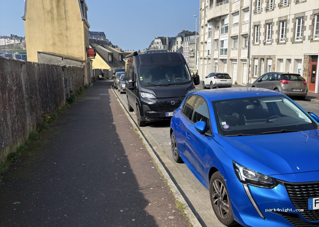(50400) Granville - Avenue de la Libération — foto 2