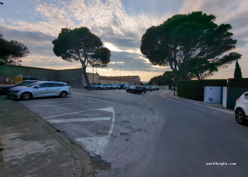 (17130) l'Escala - Plaça del Pedró — foto