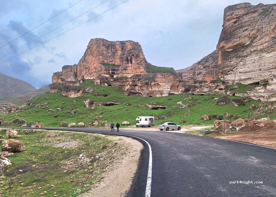 (72350) Hasankeyf - Unnamed Road — foto