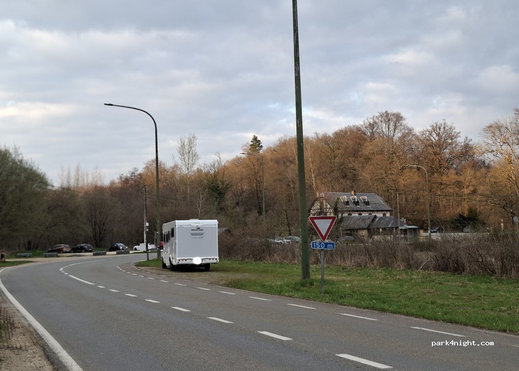 (6823) Florenville - Rue des Hawys — foto