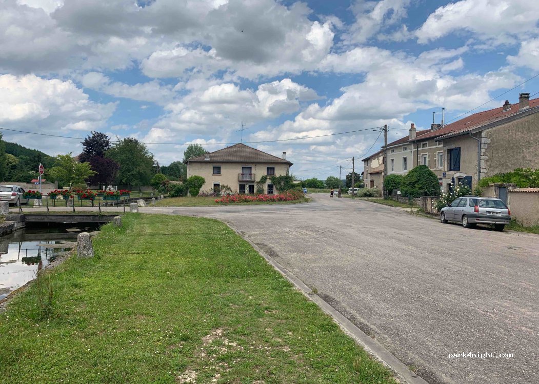 (55140) Maxey-sur-Vaise - 2-14 Rue de Champougny — foto 2