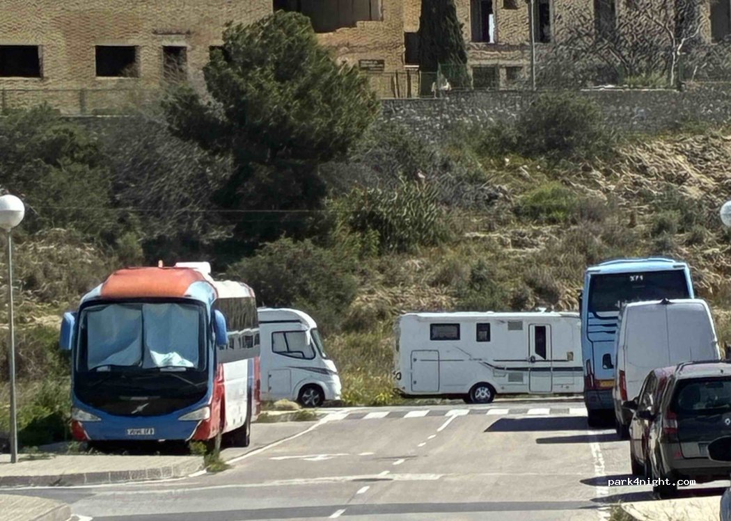 (03015) Alicante - Calle Jardiel Poncela — foto 3