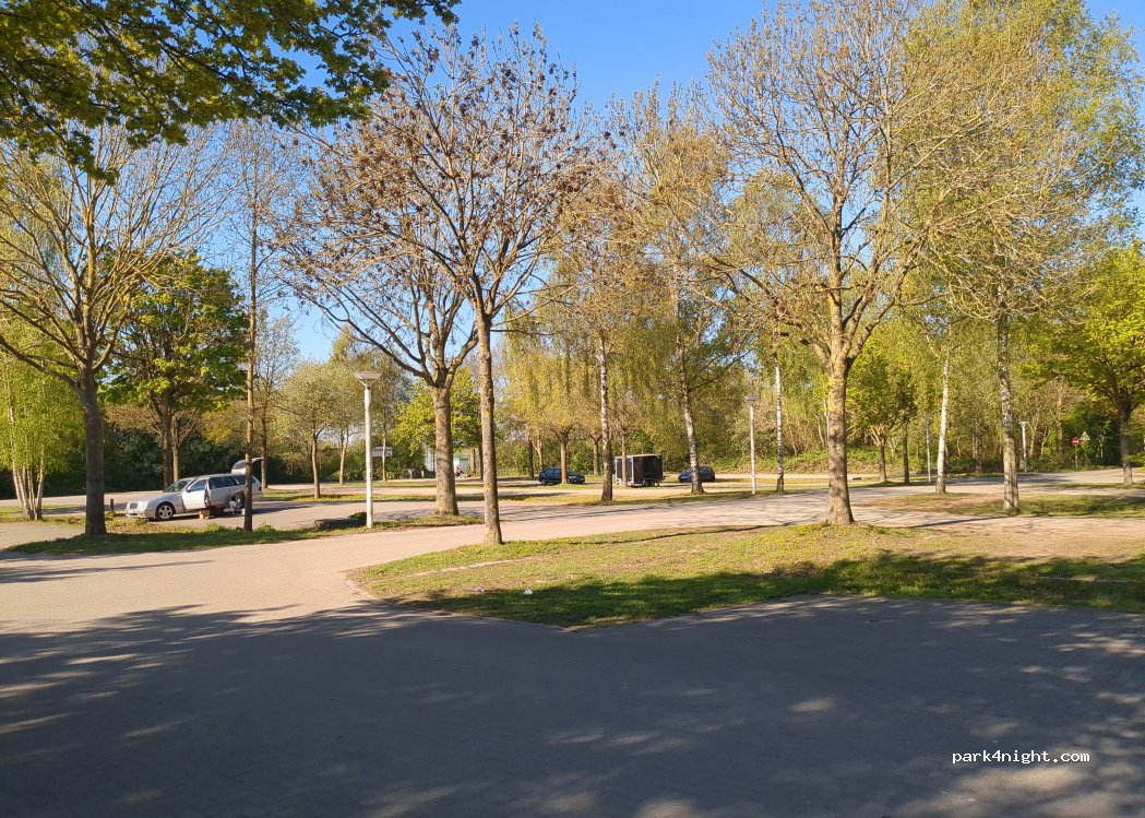 (23554) Lübeck - An der Hansehalle — foto
