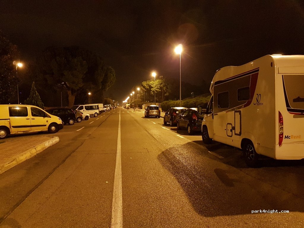 (06700) Saint-Laurent-du-Var - 1555 Esplanade Edmond Jouhaud — foto 2