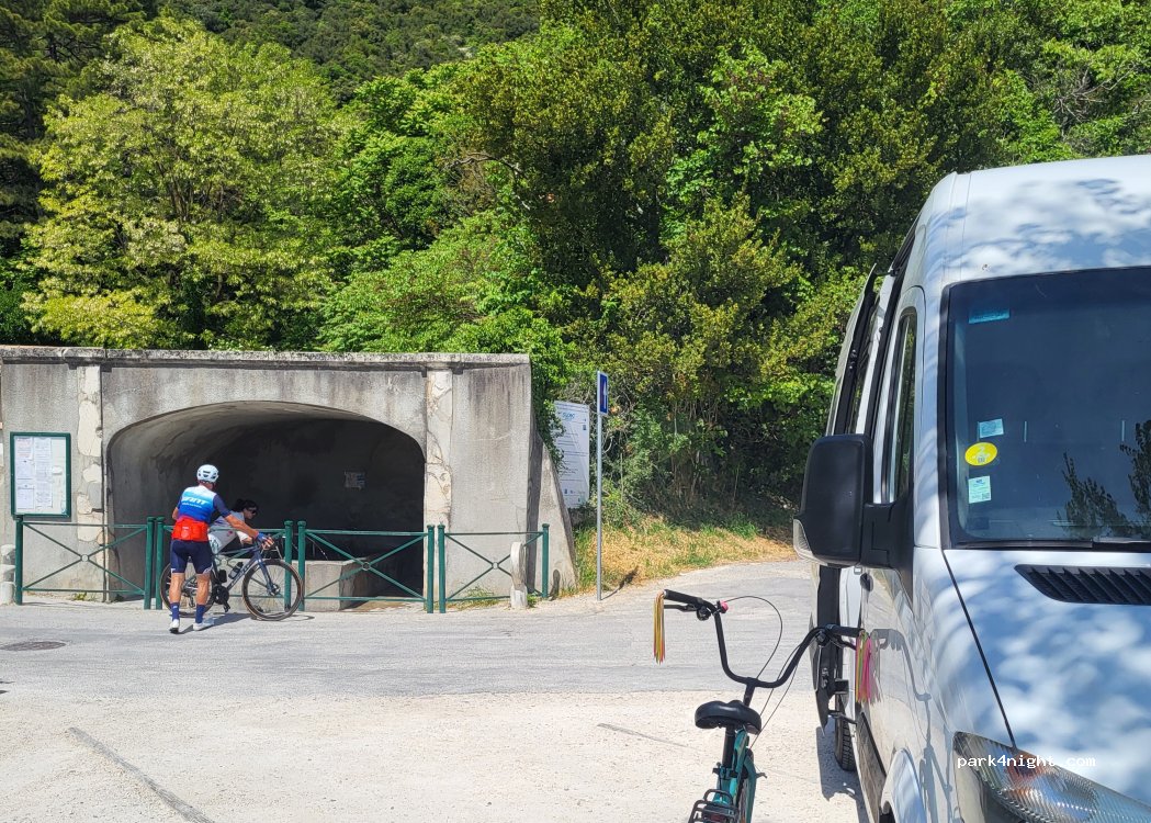 (07400) Rochemaure - Rue des Fontaines — foto 4