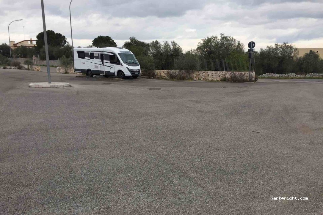 (70013) Castellana Grotte - 14 Strada Provinciale 32 — foto