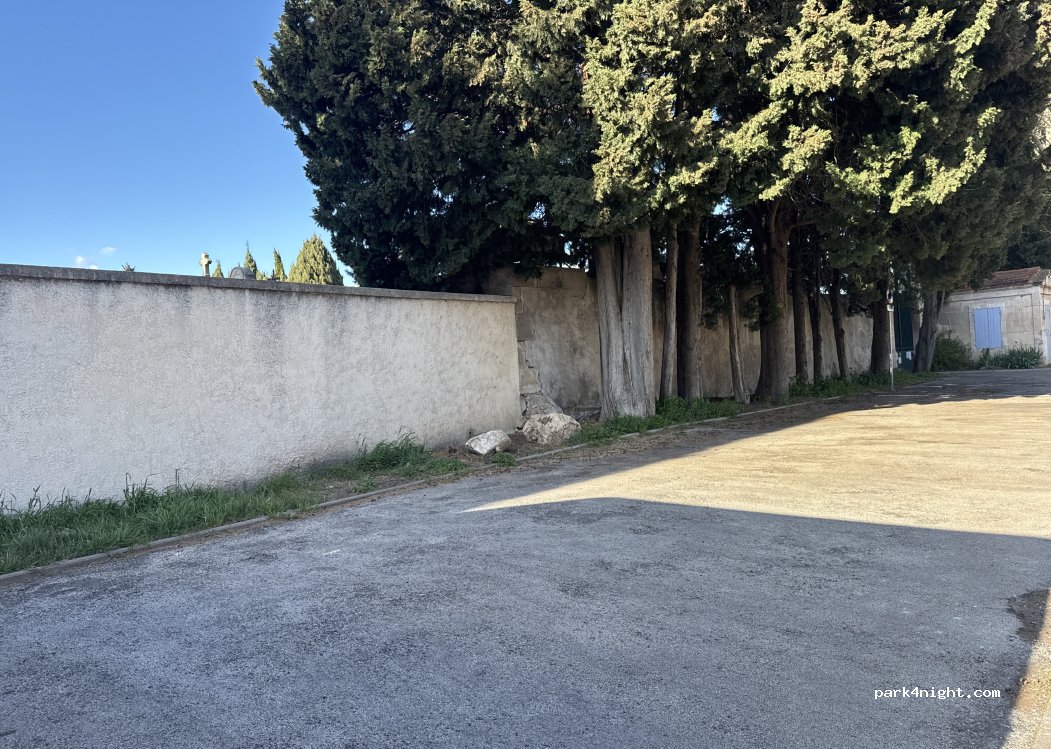 (13200) Arles - Rue Georges Guynemer — foto