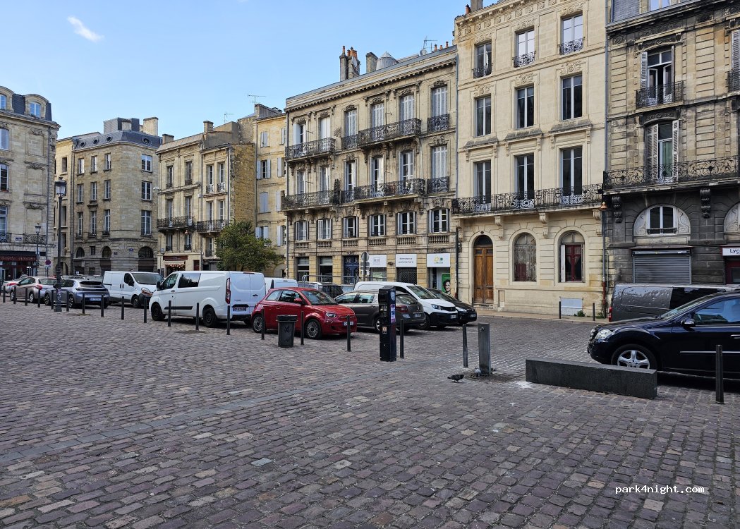 (33800) Bordeaux - Place Duburg — foto
