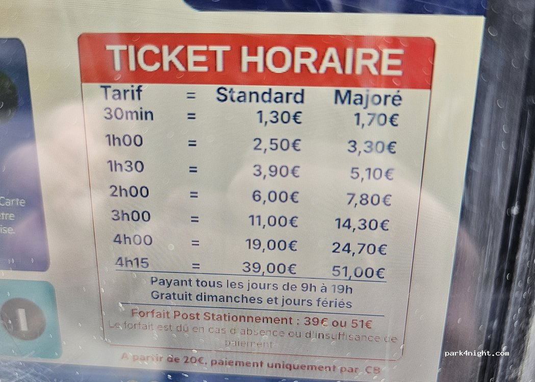 (33800) Bordeaux - Place Duburg — foto 2