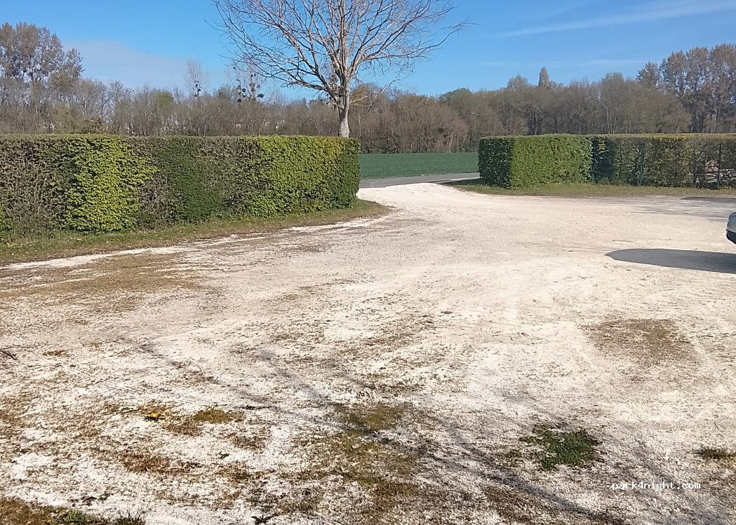 (16230) Saint-Groux - D 361 — foto 2