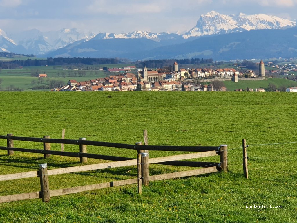 (1680) Romont - 54 Route de Bossens — foto