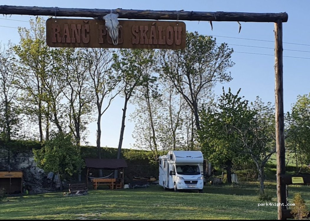 Ranč pod Skálou - stanařský areál — foto