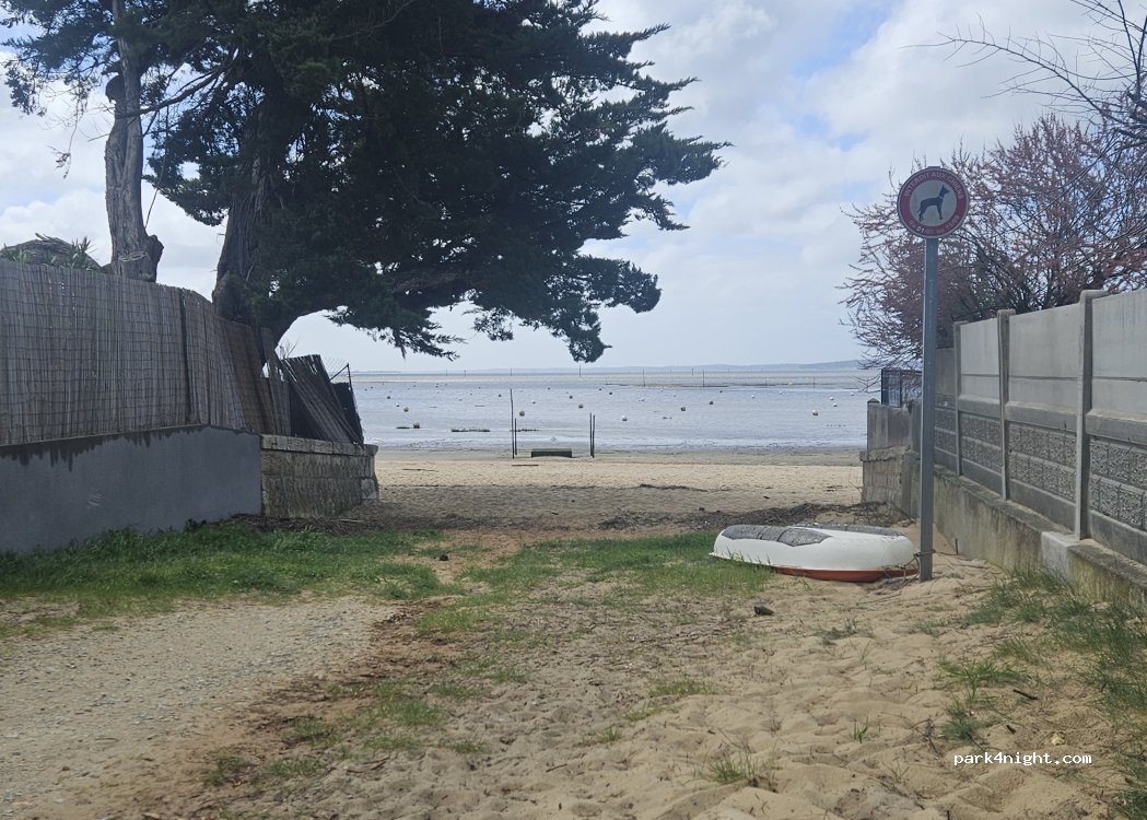 (33740) Arès - Rue René Coty — foto