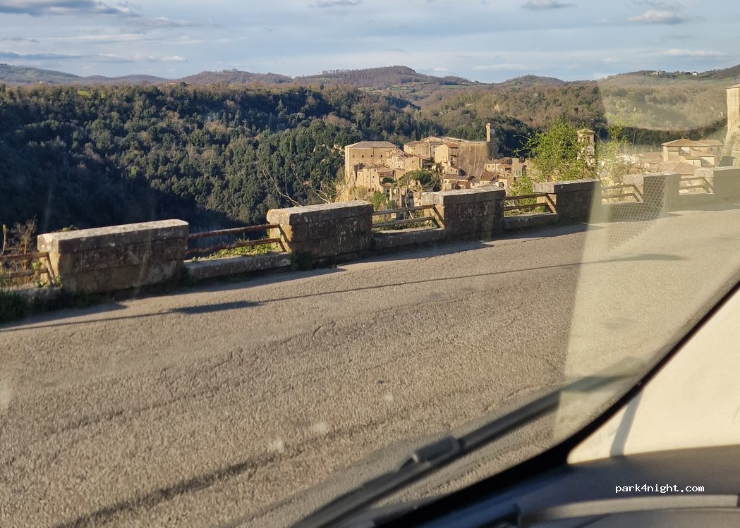 (58010) Sorano - Largo Antonio Gramsci — foto