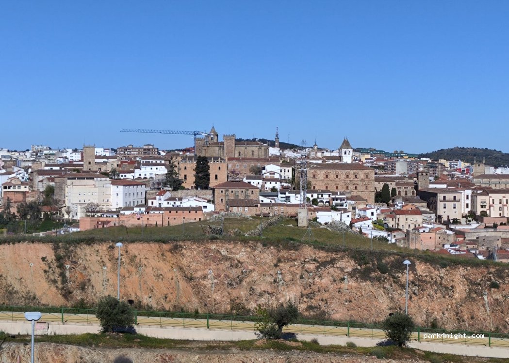 (10002) Cáceres - Carretera de la Montaña — foto 2