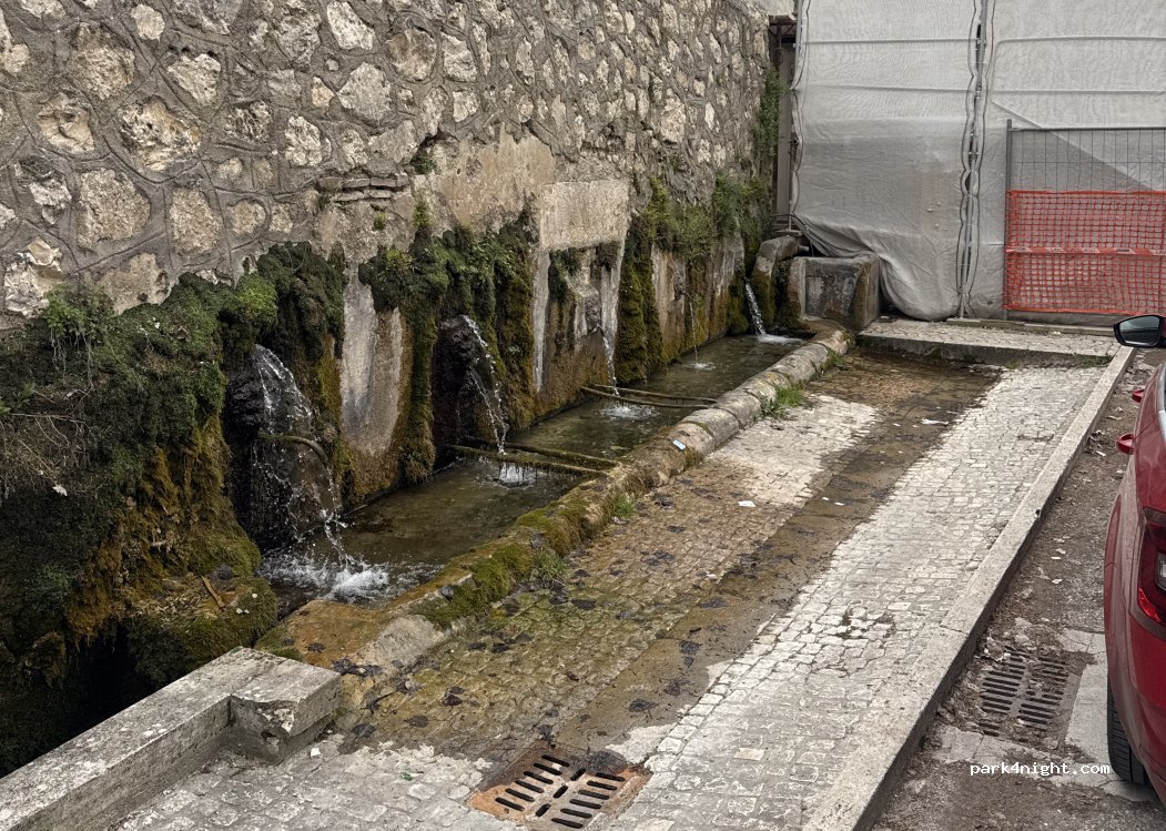 (67022) Capestrano - Unnamed Road — foto