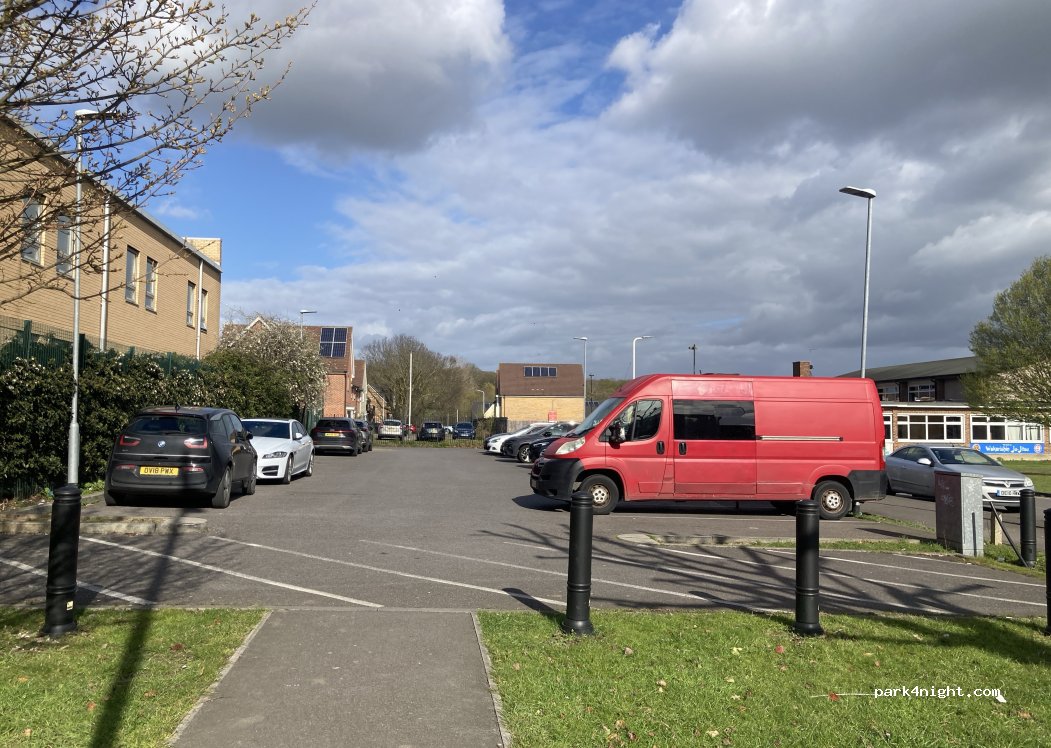 (RM3 8DX) London Borough of Havering - Gooshays Drive — foto 2
