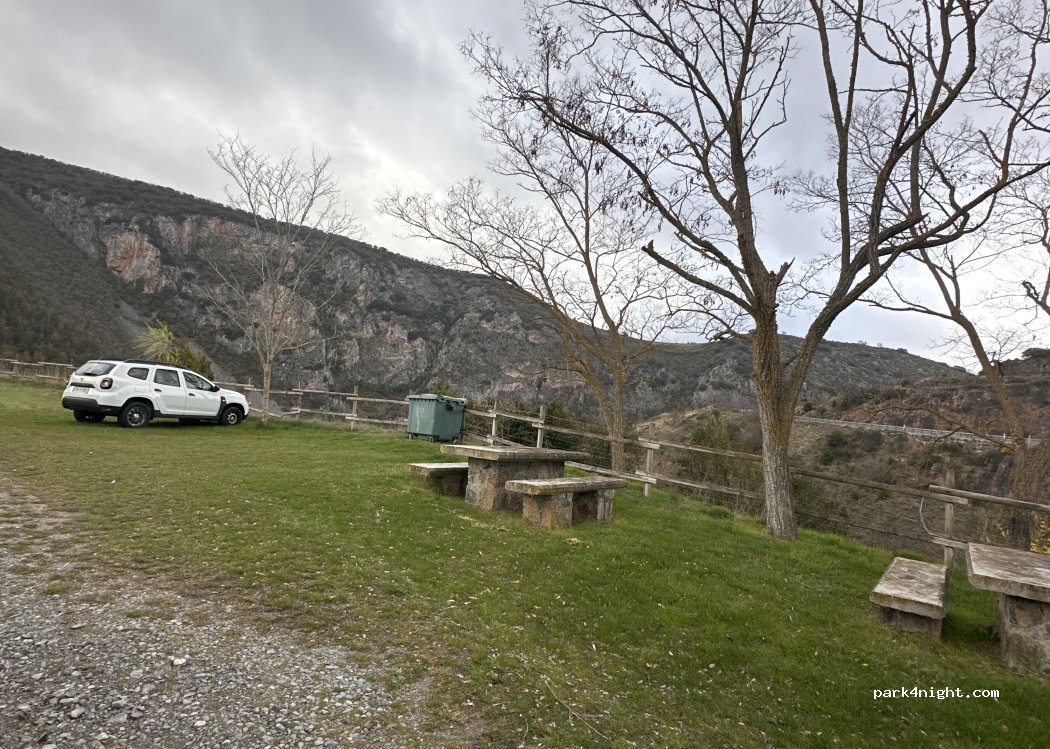(26100) Torrecilla en Cameros - Carretera Logroño-Soria — foto 2