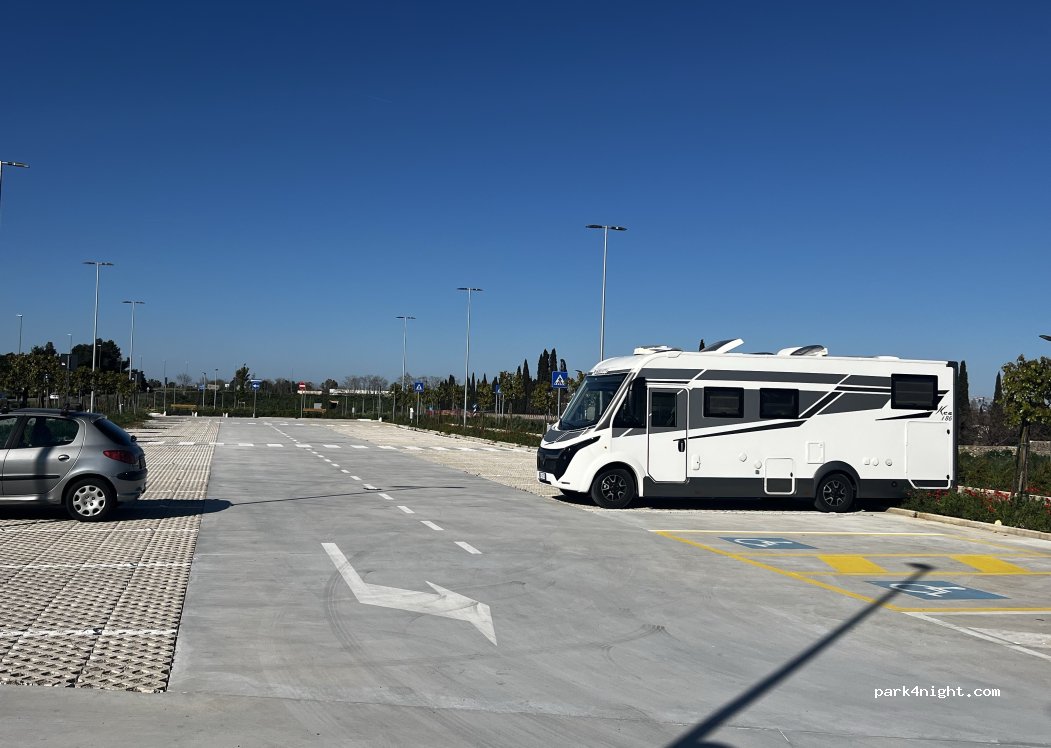 (73100) Lecce - Viale del Risorgimento — foto 4