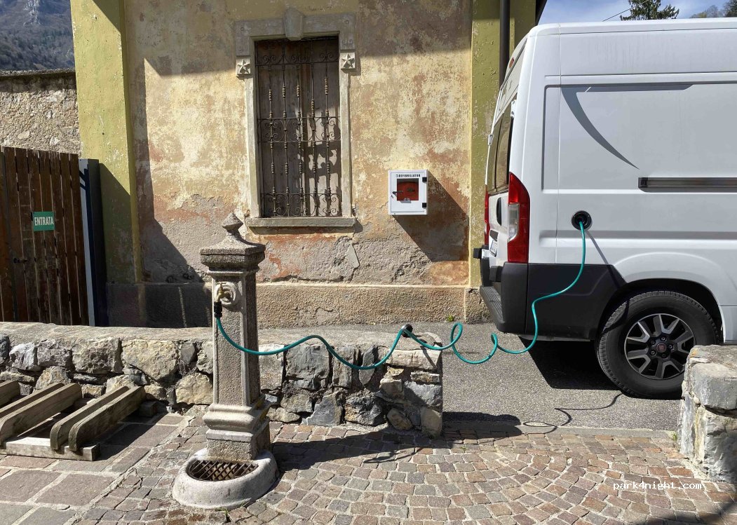 (24014) Piazza Brembana - Via Mamma Calvi — foto 2
