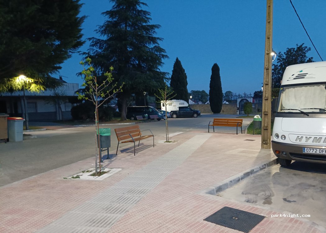 (10400) Jaraiz de la Vera - Av del Salobrar — foto