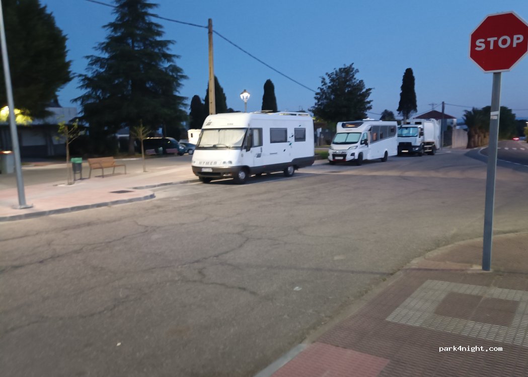 (10400) Jaraiz de la Vera - Av del Salobrar — foto 2