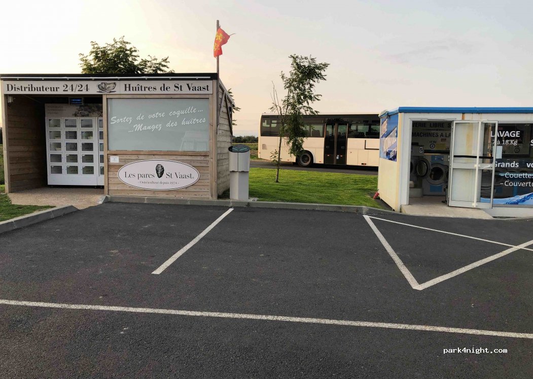 (50550) Saint-Vaast-la-Hougue - 144 Rue Maréchal Foch — foto