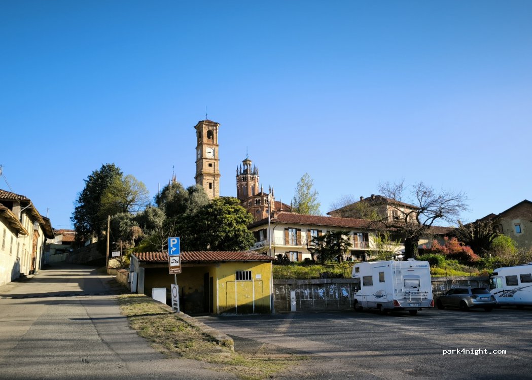 (14022) Pino d'Asti - Via Maestra — foto
