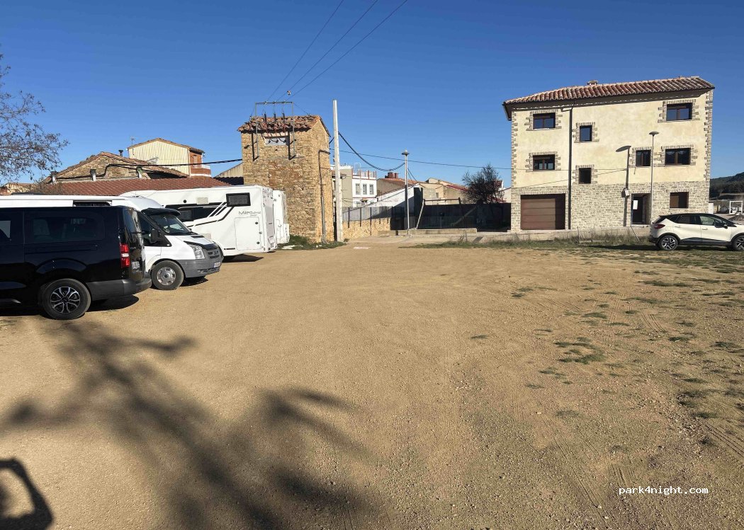 () La Iglesuela del Cid - Calle Fuente — foto