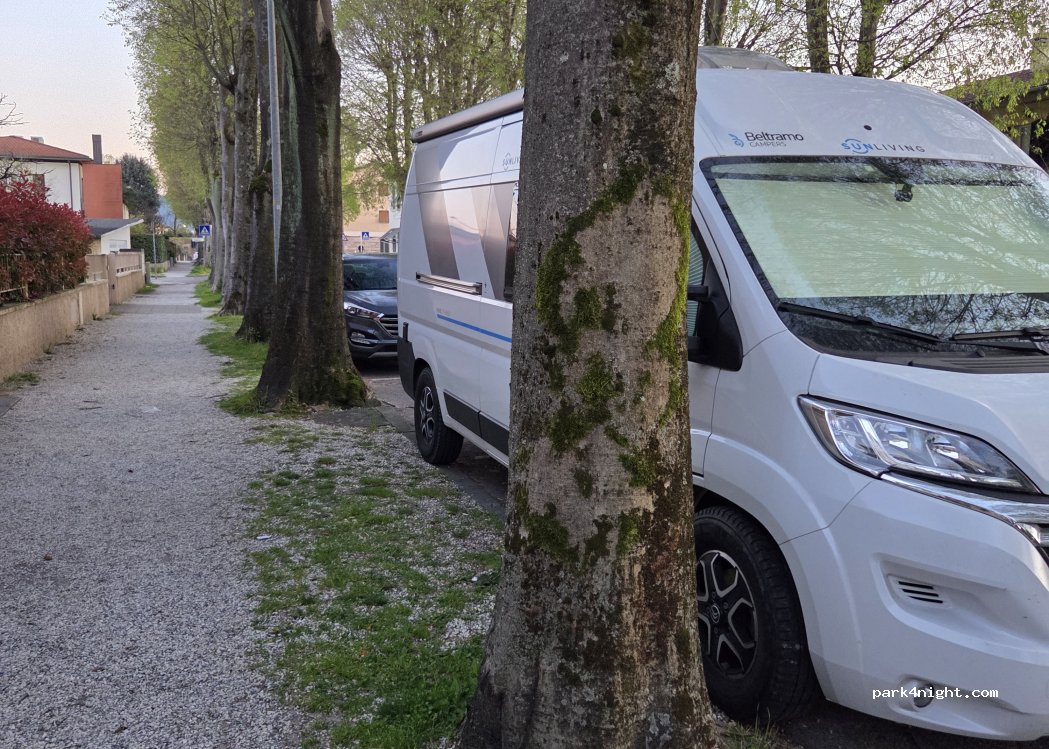 (55100) Lucca - Via Jacopo della Quercia — foto 2