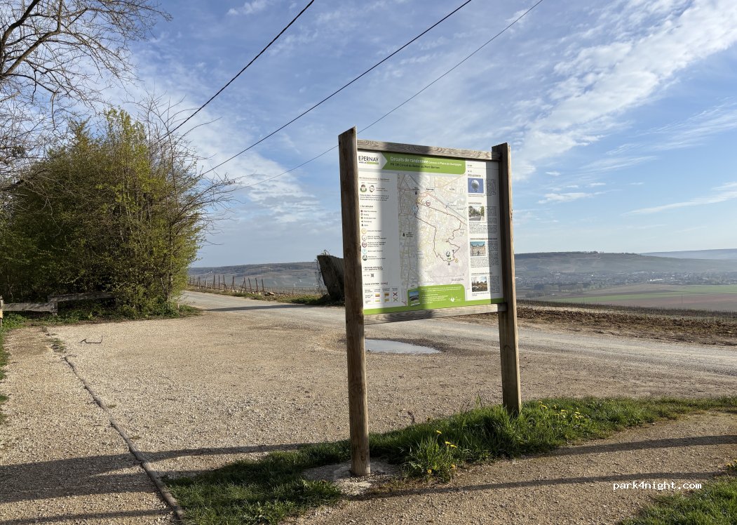 (51200) Épernay - Rue de la Source — foto