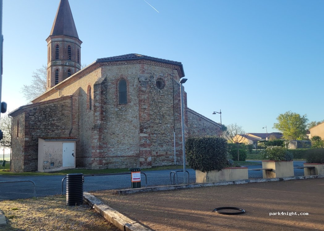 (81500) Saint-Agnan - Place de l'Église — foto