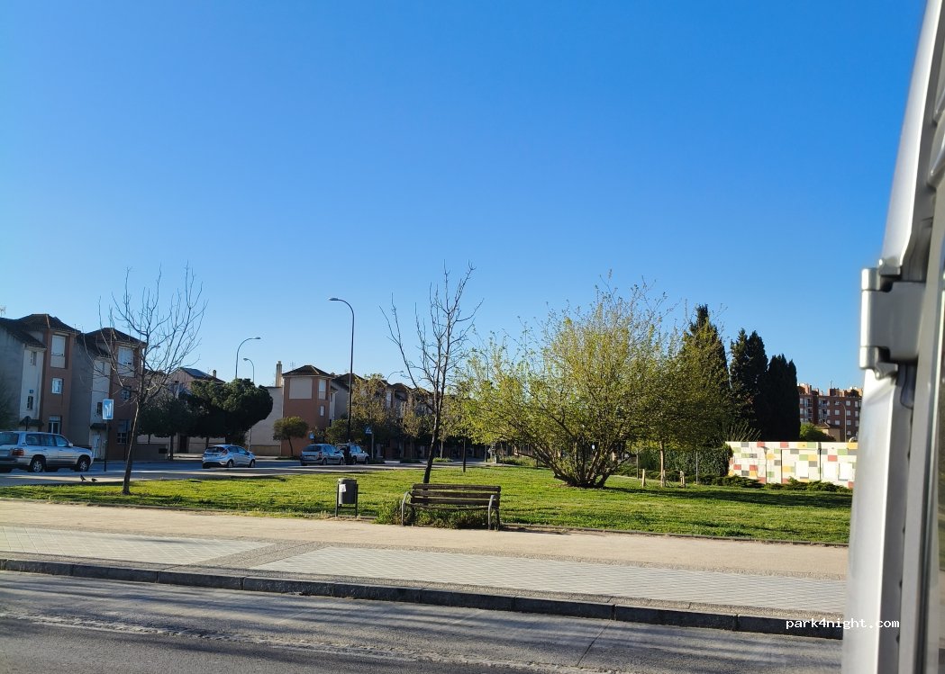 (18014) Granada - Plaza Escritor Fernández Castro — foto