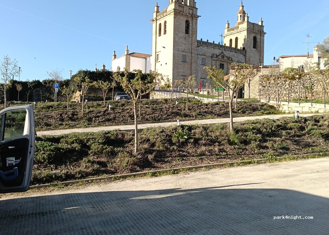 (5210-183) Miranda do Douro - Abenida Eduardo Quero — foto 2
