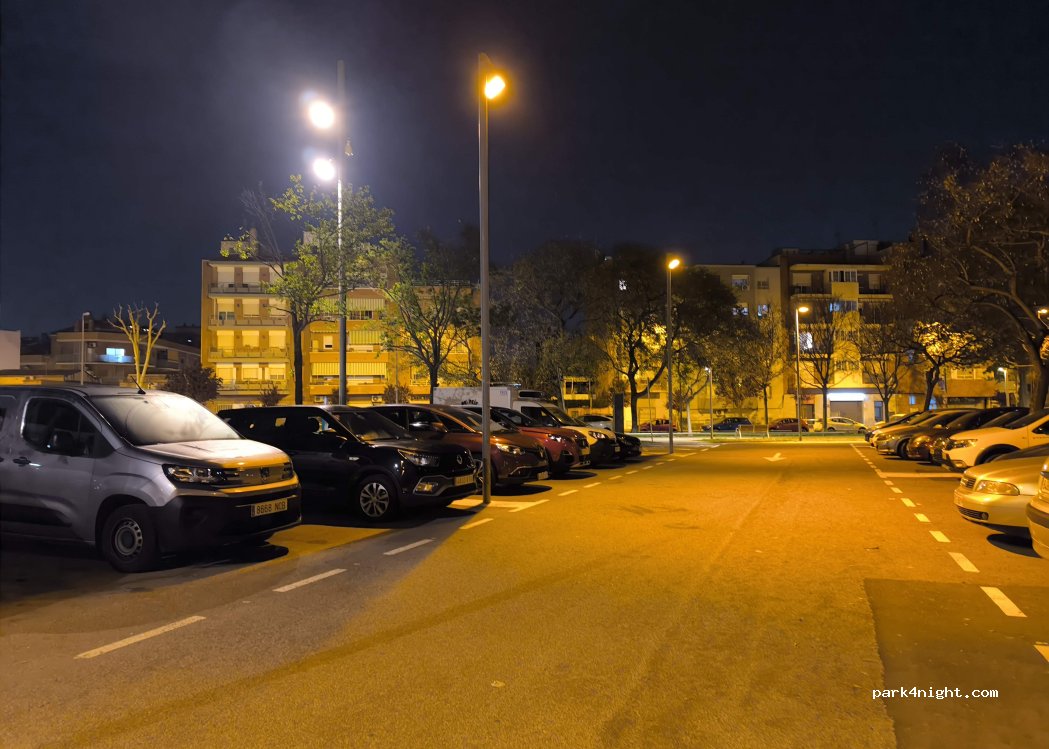 (08940) Cornellà de Llobregat - Avinguda del Baix Llobregat — foto 2