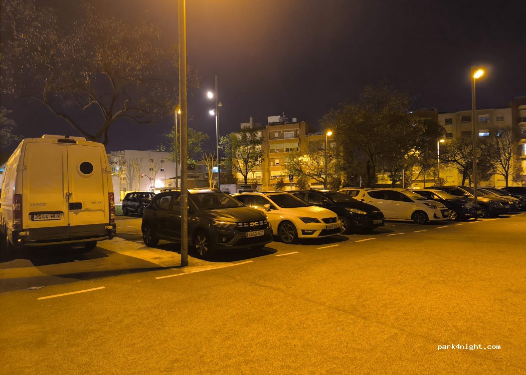 (08940) Cornellà de Llobregat - Avinguda del Baix Llobregat — foto 3