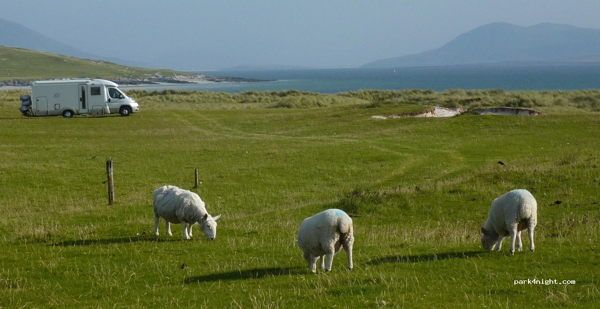 (HS6 5BR) Berneray - 4 Taigh Sgoile — foto