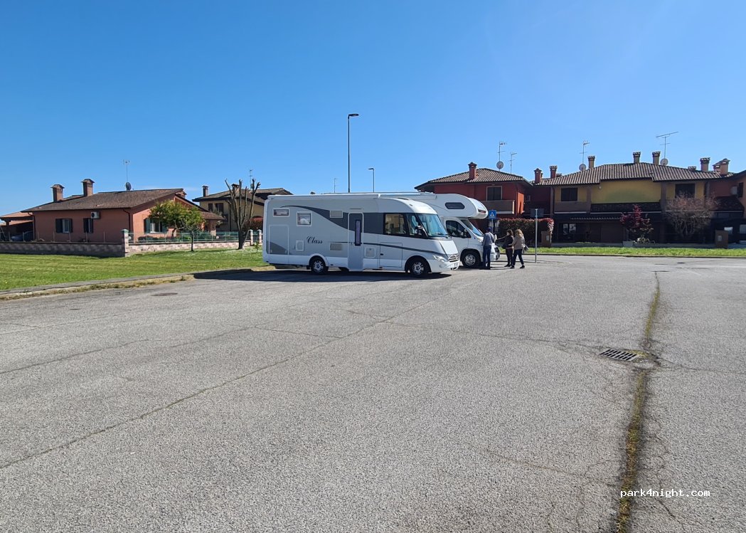 (44020) Goro - Piazza Antonio Mazzeo — foto