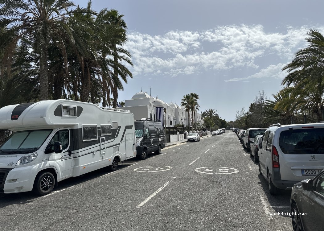 (35107) San Bartolomé de Tirajana - Avenida de Wind Surfing — foto 3