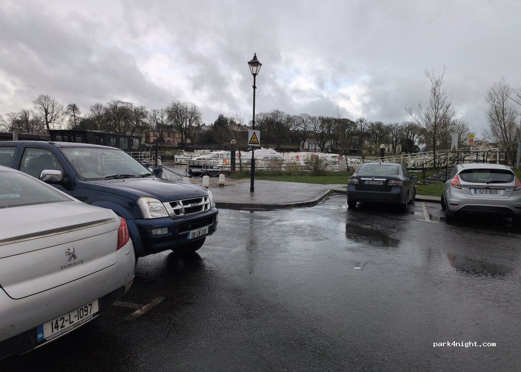 (N41 Y162) Carrick-On-Shannon - St George's Terrace — foto