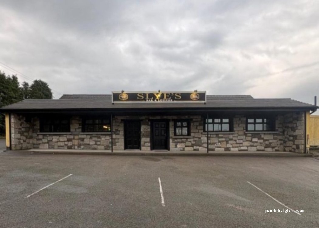 Slye's Bar and Beer Garden — foto