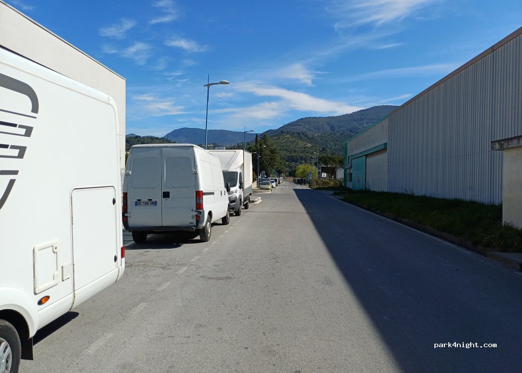 (06510) Carros - 12e Rue — foto