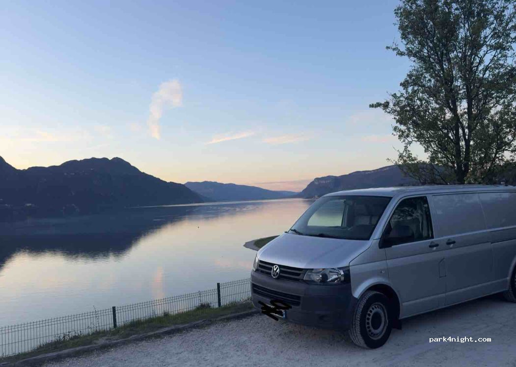 (73420) Viviers-du-Lac - Montée de Terre-Nue — foto